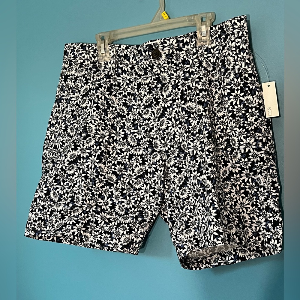 Good threads Daisy Print Shorts Size 32